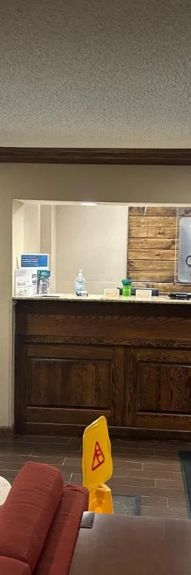 Quality Inn & Suites，位于布拉德福德的酒店