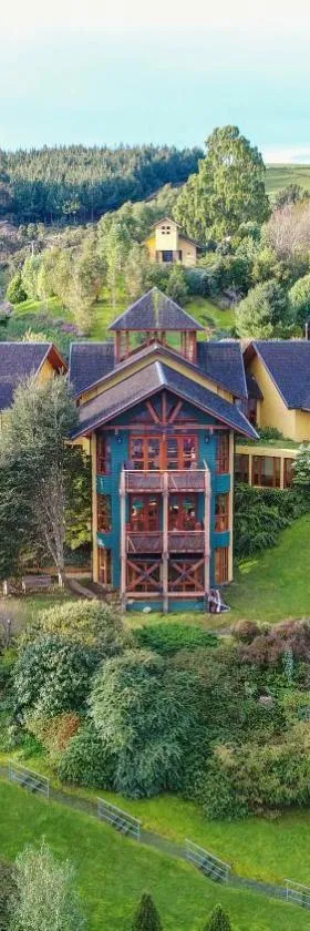Hotel y Cabañas Punta Larga - Caja Los Andes，位于弗鲁蒂亚尔的酒店