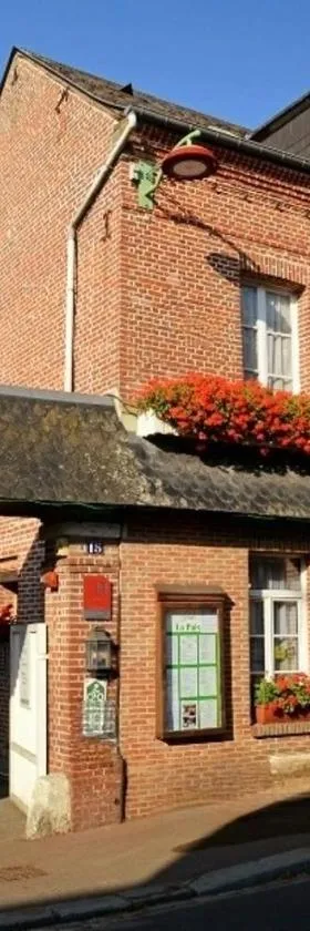 Hôtel Restaurant La Paix La Robe et le Palais，位于弗尔黎祖的酒店