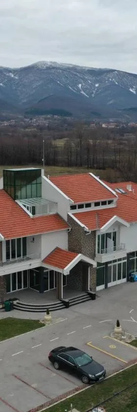 Kristal Apartmani - Banja Ždrelo，位于兹德罗的酒店