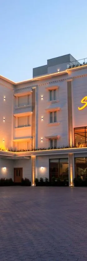Hotel Saffron Wayanad，位于苏丹巴特利的酒店