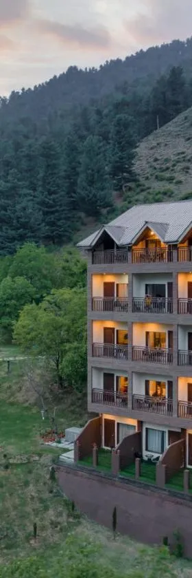 The Chinar Resort & Spa, Pahalgam，位于帕哈尔加姆的酒店