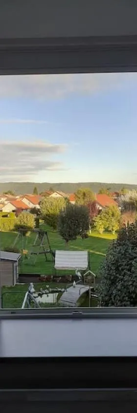 Frasne logement entier. Gîte les Brimbelles，位于Frasne的酒店