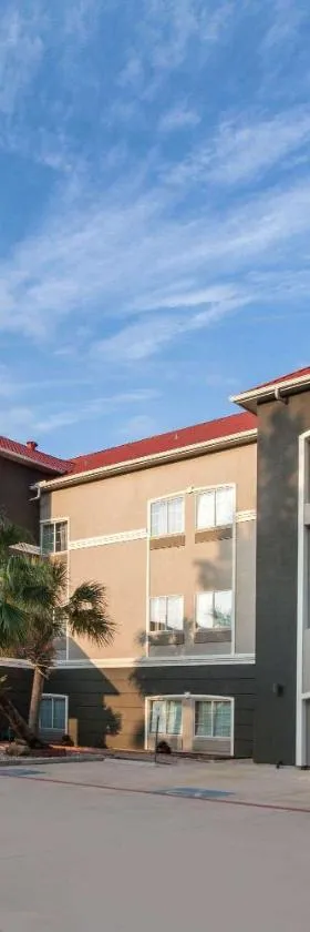 La Quinta by Wyndham Houston New Caney，位于New Caney的酒店