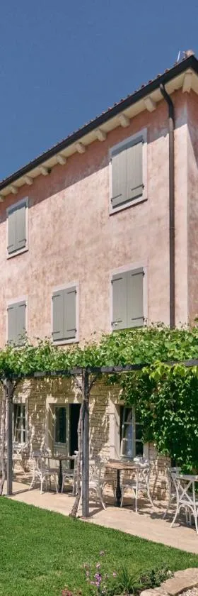 Winery Cuj Bed & Breakfast，位于Vilanija的酒店
