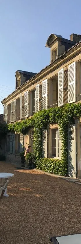 Chambres d'Hôtes Le Clos de Bonneval，位于Saint-Jean-de-Thouars的酒店