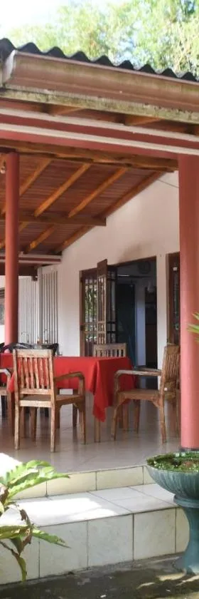 Mount Crest Inn Deniyaya，位于代尼耶耶的酒店