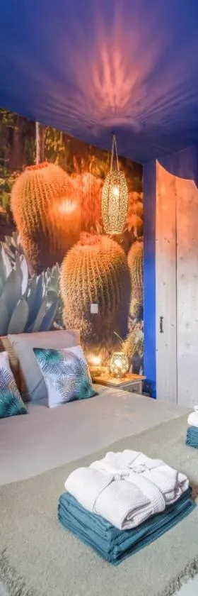 Luxury Jardin Majorelle paris orly avec jacuzzi，位于塞纳河畔维尼厄的酒店