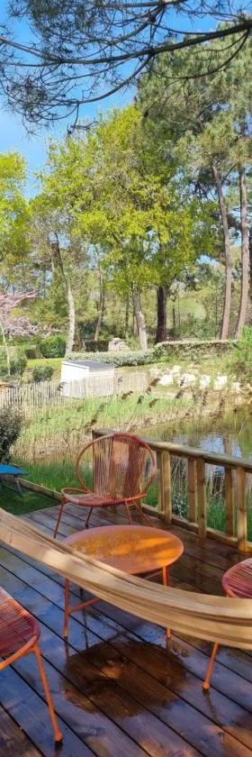 Mobil home camping Les ViVIERS Cap Ferret，位于Claouey的酒店