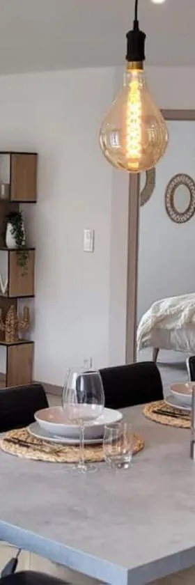 Superbe appartement neuf et cosy 77 m2，位于维莱尔莱拉克的酒店