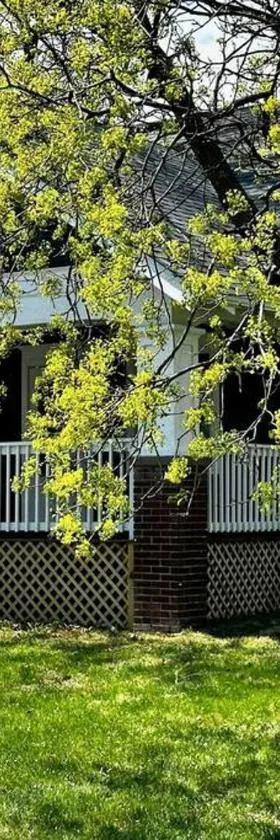 Mrs. Hughes Cottage - 2 bedroom House w/ parking，位于Hamilton的酒店