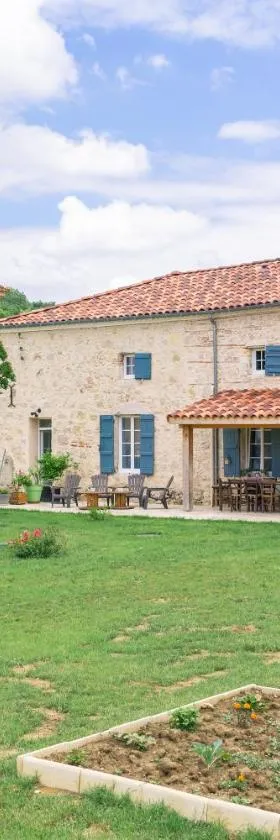 Le Clos Saint-Jean - Chambre d'hôte Simba，位于Saint-Jean-de-Thurac的酒店