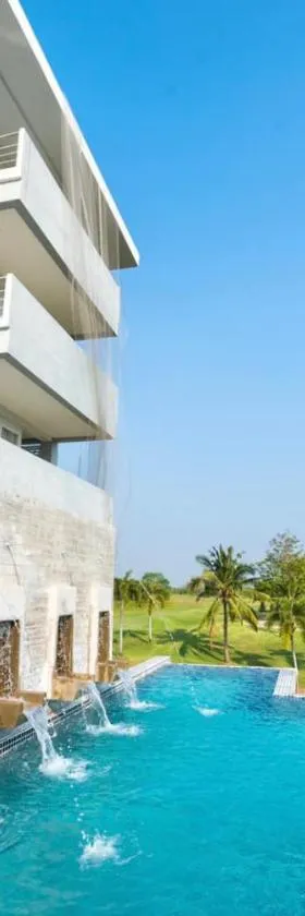 Uniland Golf & Resort，位于佛统的酒店