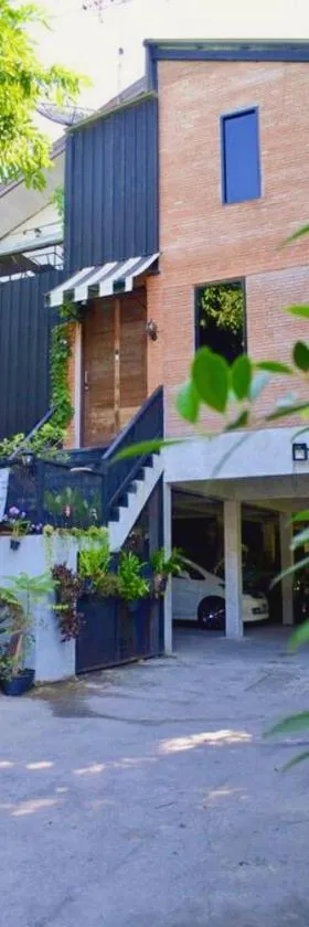 Dawnthaya Ayutthaya Art House บ้านดอนธยๅ อยุธยา，位于大城的酒店