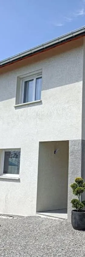 Villa Côté Ceüze Pelleautier，位于Pelleautier的酒店
