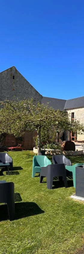 Hôtel Restaurant le clos de l 'Ancien Pressoir，位于Commes的酒店