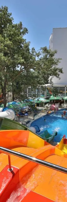 Prestige Deluxe Hotel Aquapark Club - All inclusive，位于金沙的酒店