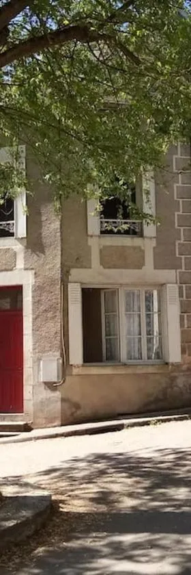 Gîte Sous L' Orme，位于Asquins的酒店