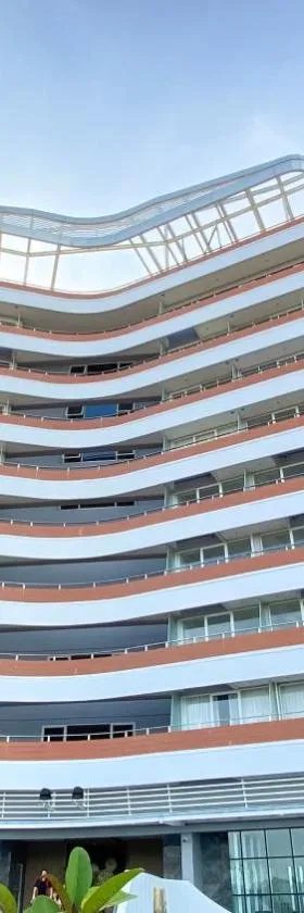 REOTEL at THE NOVE - NUVASA BAY Serviced Apartment，位于Telukmataikan的酒店