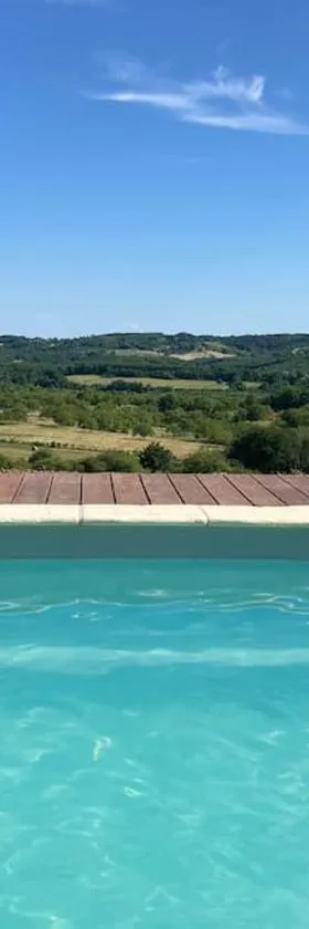 La nature des Sens - Gîte les Sources，位于Azerat的酒店