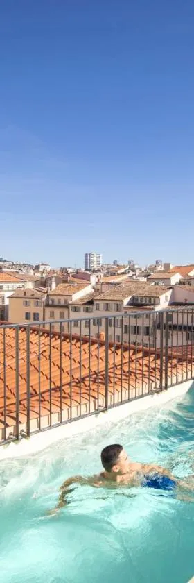 L'Eautel Toulon Centre Port，位于土伦的酒店