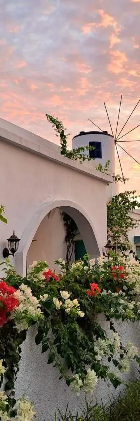 Anjo Maumere Hotel & Restaurant，位于Nangalima的酒店
