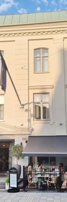 Elite Hotel Mårtenson，位于哈尔姆斯塔德的酒店