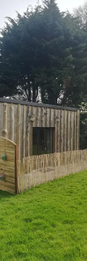 Le Gîte insolite Gonnedouillé，位于Gonneville-en-Auge的酒店