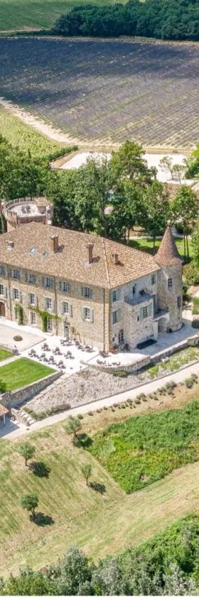Château Les Oliviers de Salettes，位于Charols的酒店