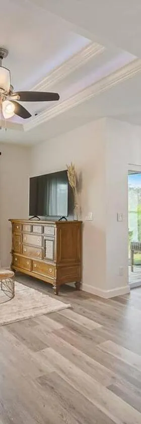 Sunny Coastal,3 BD, 2 BA, King Master Suite, Close to Ocean, Golfing , Fishing，位于西罗通达的酒店