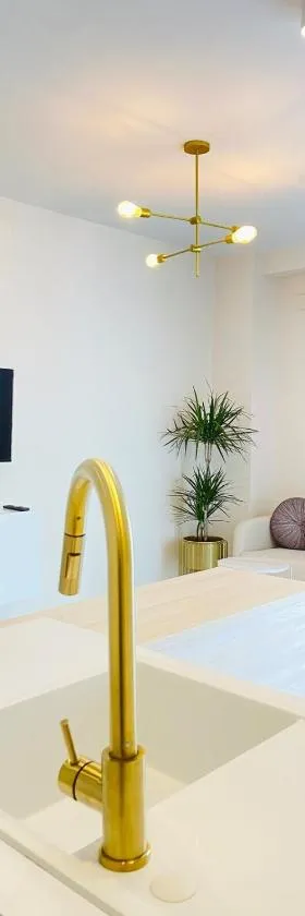 Alora Home - Hostatel，位于塞内斯德拉韦加的酒店