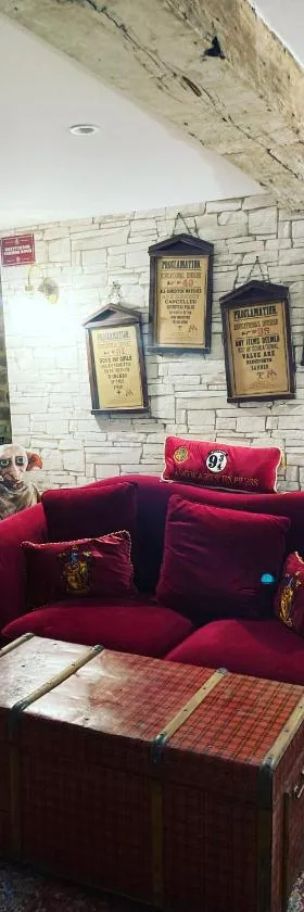 Les sorciers, la Diligence St Jean de Losne Escape game immersif，位于圣让德洛讷的酒店