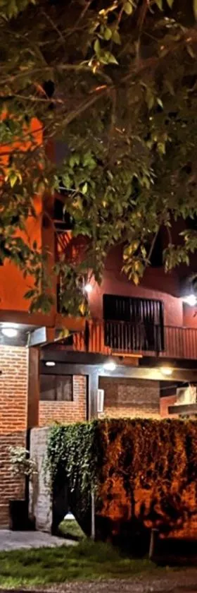 Monica’s Apartments，位于坎宁的酒店