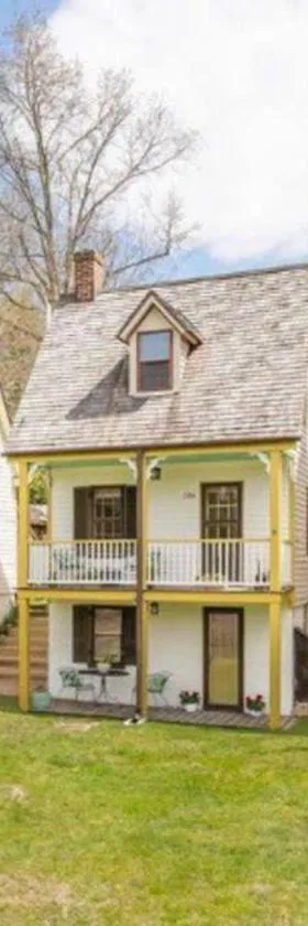 Captain’s Quarters - unique home on Corsica River!，位于Centreville的酒店