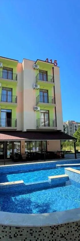 Hotel 415，位于阳光海滩的酒店