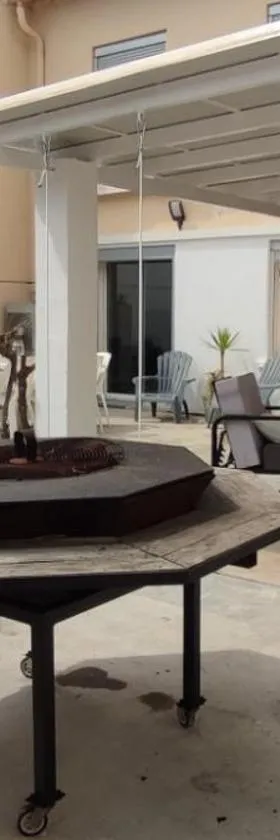 MAGNIFIQUE VILLA AVEC VUE SUR LA MER，位于乐巴凯尔斯的酒店