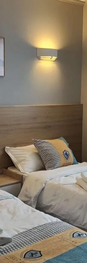 Chambre pour 2 personnes avec lit séparé dans la banlieue parisienne (Bondy)，位于邦迪的酒店