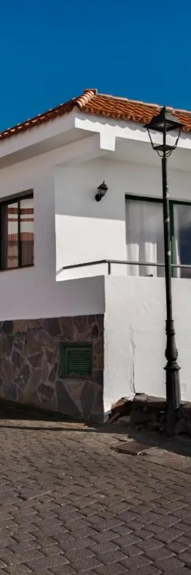 旅馆中心拉帕尔马住宿加早餐旅馆，位于丰卡连特德拉帕尔马的酒店