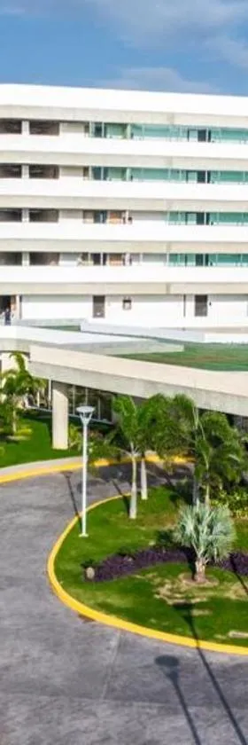 Eurobuilding Hotel & Suites Lecheria，位于El Morro de Barcelona的酒店
