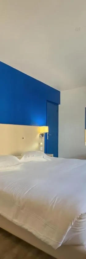 Hotel De La Gare，位于坎佩尔的酒店