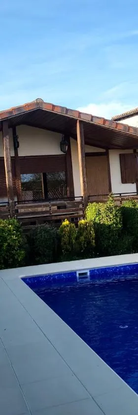 CON PISCINA SANSIL RURAL Atapuerca，位于阿塔普埃尔卡的酒店