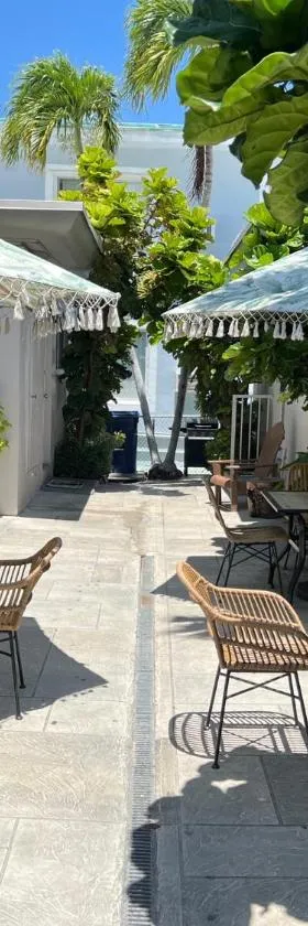 Tiana Beach Inn，位于好莱坞海滩的酒店