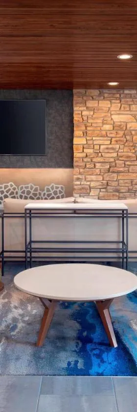 Fairfield Inn & Suites by Marriott Denver Tech Center North，位于丹佛的酒店