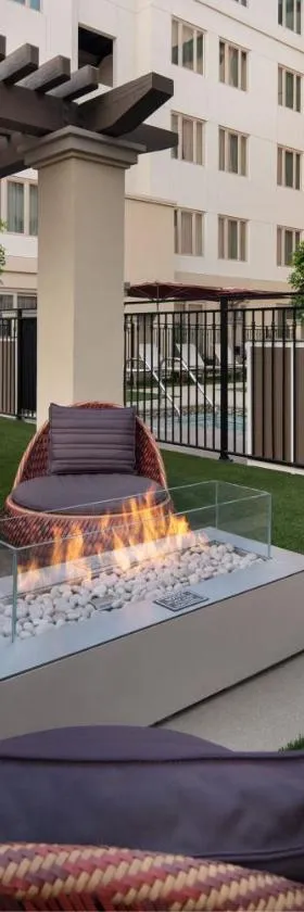 Residence Inn Los Angeles Glendale，位于格伦代尔的酒店