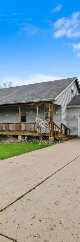 Beautiful home in Beach Park IL，位于Beach Park的酒店