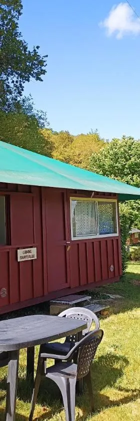 Les cabanes de l'île aux oiseaux Guern，位于Guern的酒店