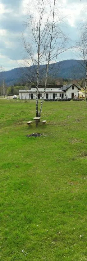 Słoneczna Przystań Klimkówka pokoje camp pole namiotowe，位于克里姆科沃卡的酒店