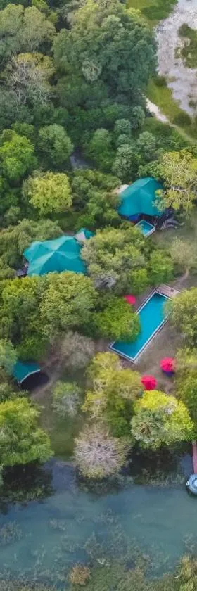 Flameback Eco Lodge，位于蒂瑟默哈拉默的酒店