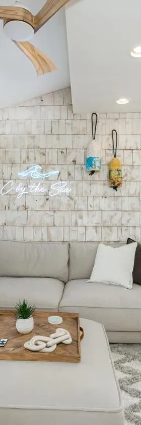 CbytheSea - Ocean View Penthouse，位于格洛斯特的酒店