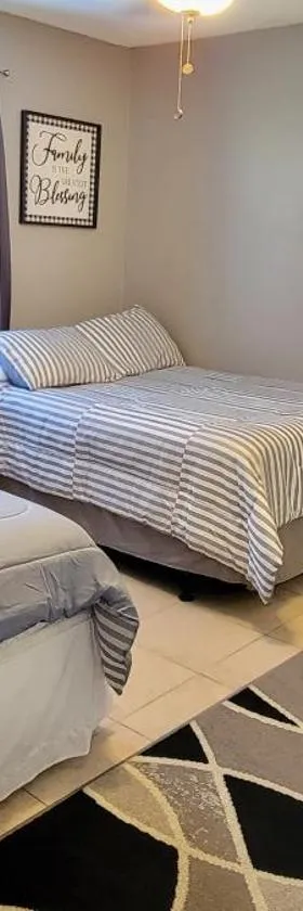 Comfy & Convenient 1BR Apartment Near Oaks Mall & Medical Center Fast WIFI，位于盖恩斯维尔的酒店